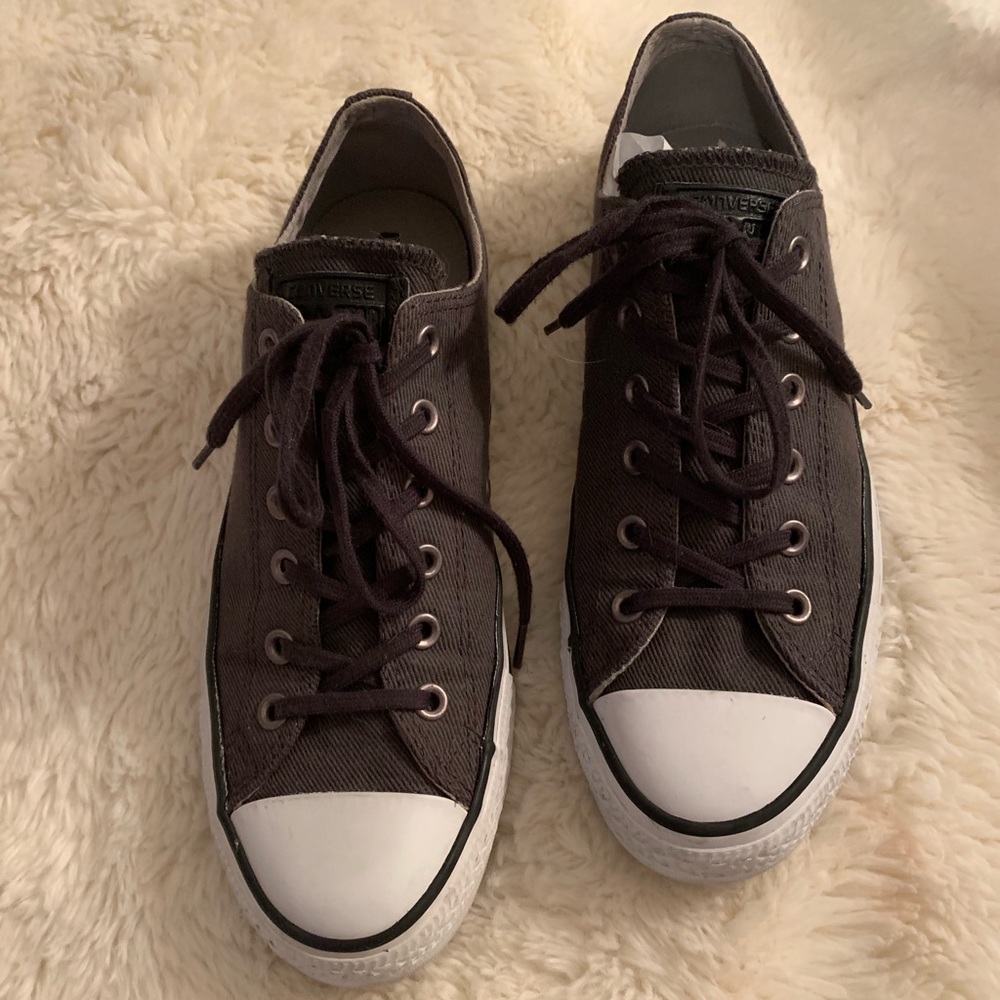 Dark grey Chucks Converse women’s size 10